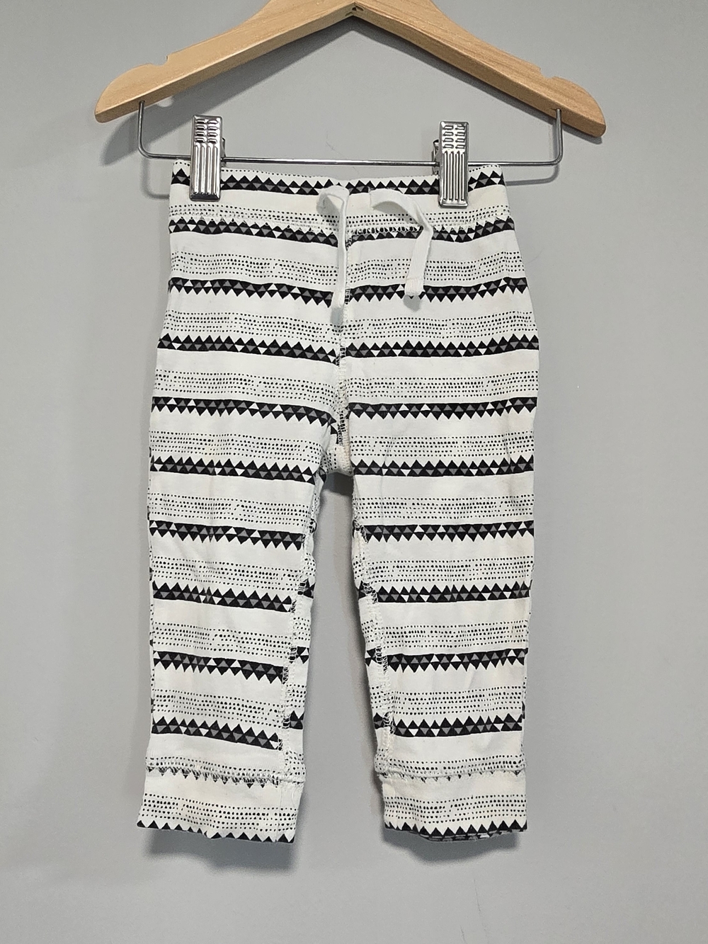 Old Navy White and Black Striped Geometric Joggers